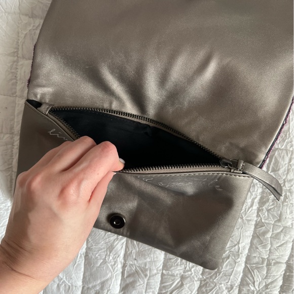 NWOT BCBGeneration Sequined Silver Clutch - Picture 3 of 5